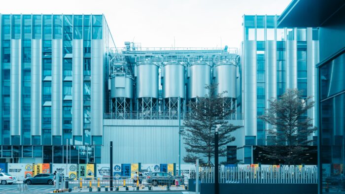 Instalación industrial: CIT estonio y reinversión de beneficios